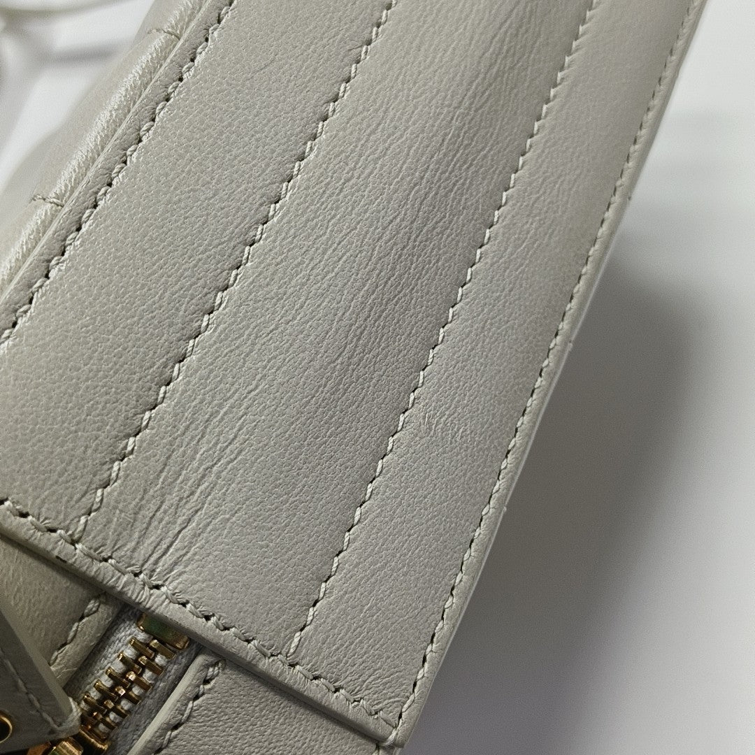 VICKY Quilted Calfskin White