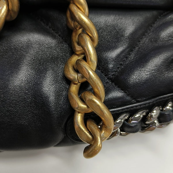 CHANEL 19 Maxi Quilted Lambskin Black