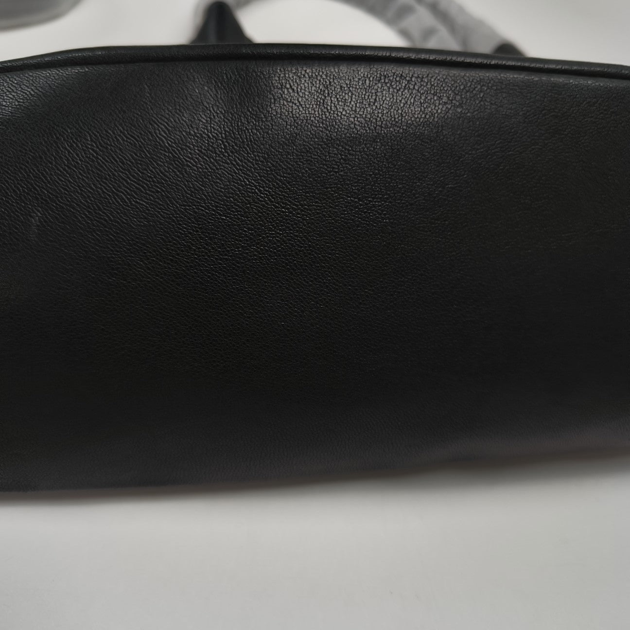 Aventure Lambskin Black