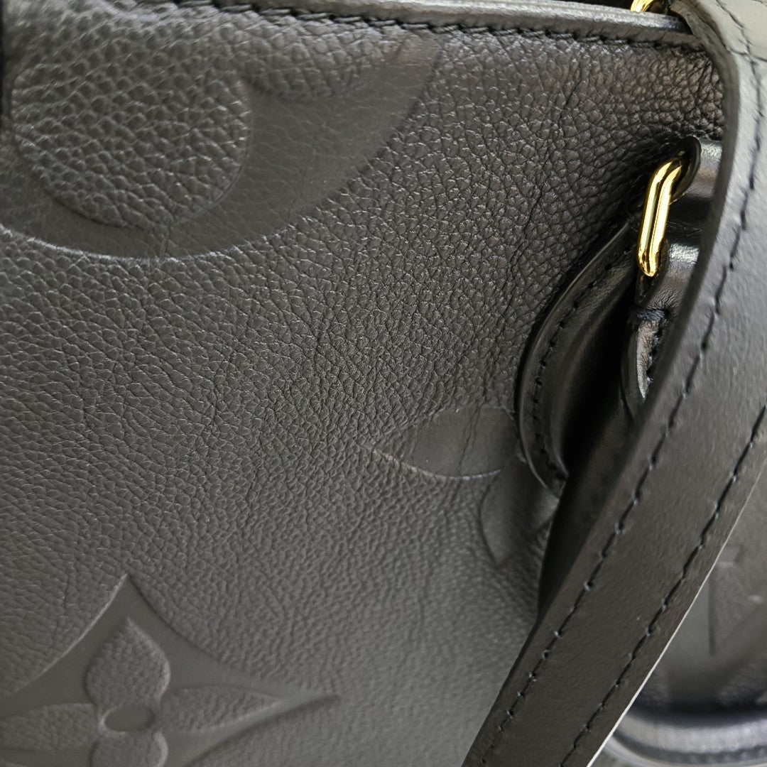 ONTHEGO MM Monogram Calfskin Black