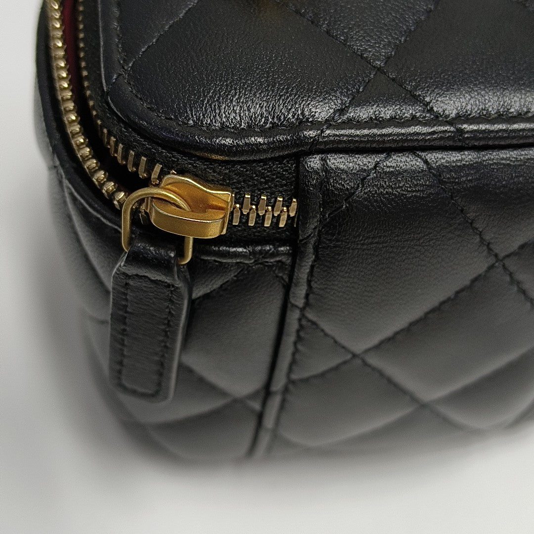 VANITY CASE Mini Quilted Lambskin Black