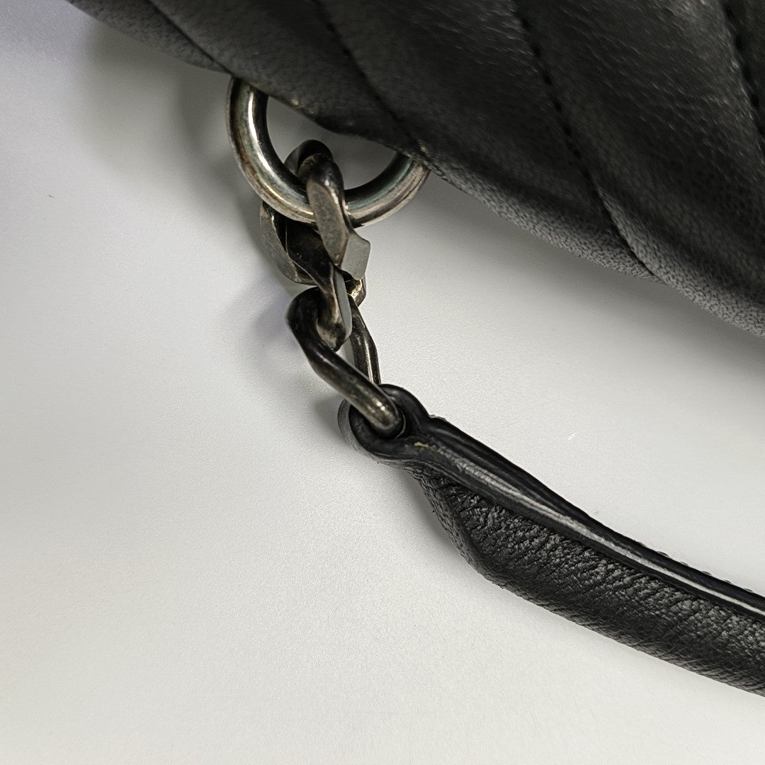 COLLEGE Large Chevron Lambskin Black
