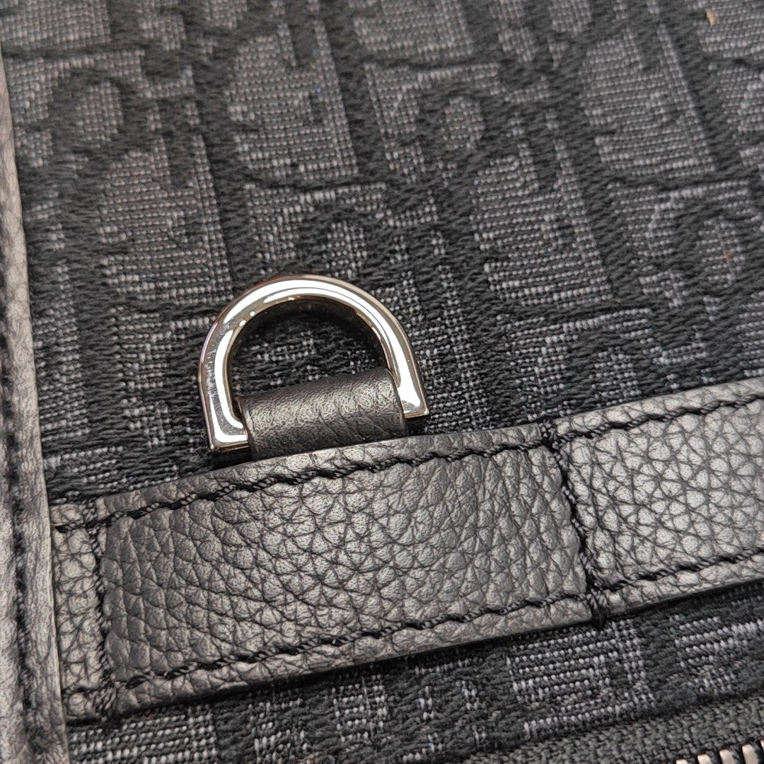 Safari Oblique Canvas Black