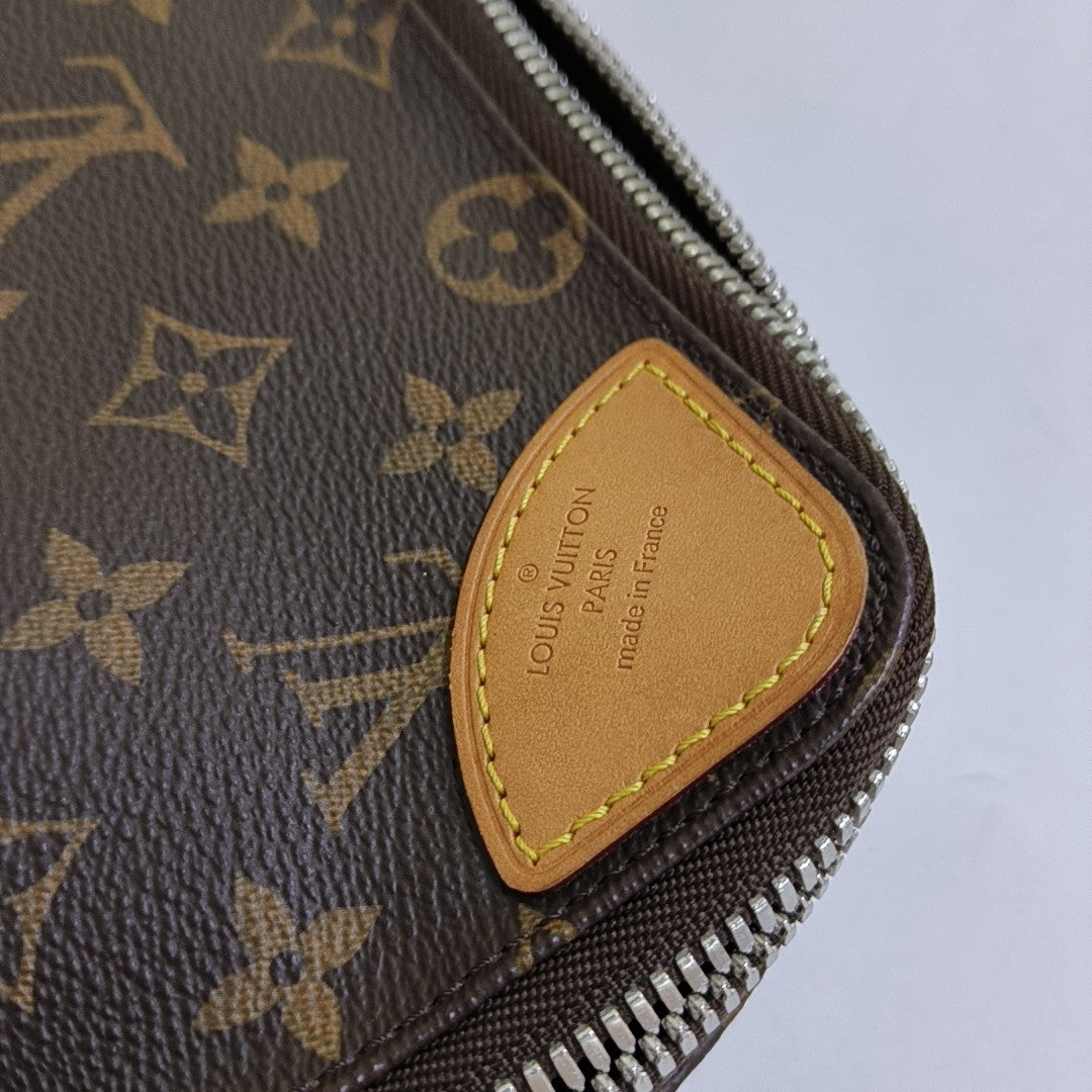 HORIZON Monogram Coated Canvas Brown