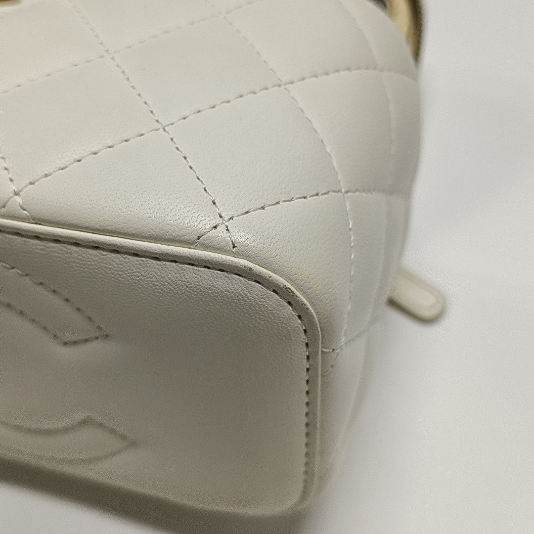 VANITY CASE Small Quilted Lambskin White