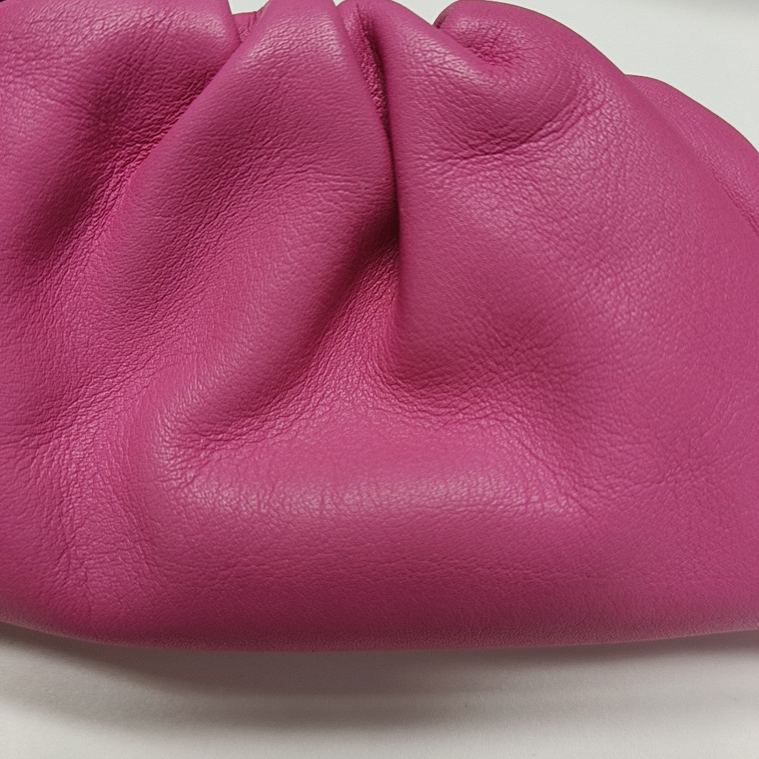 The Pouch Lambskin Red