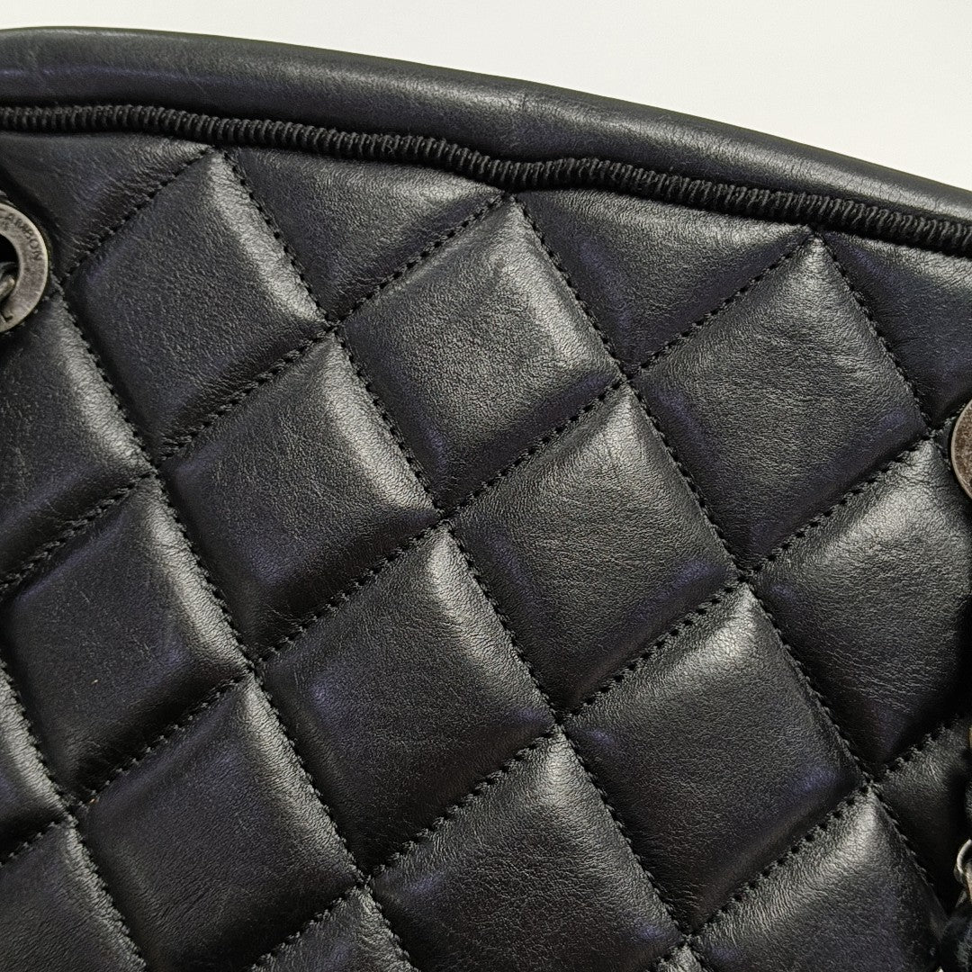 CAMERA CASE Medium Quilted Calfskin Black