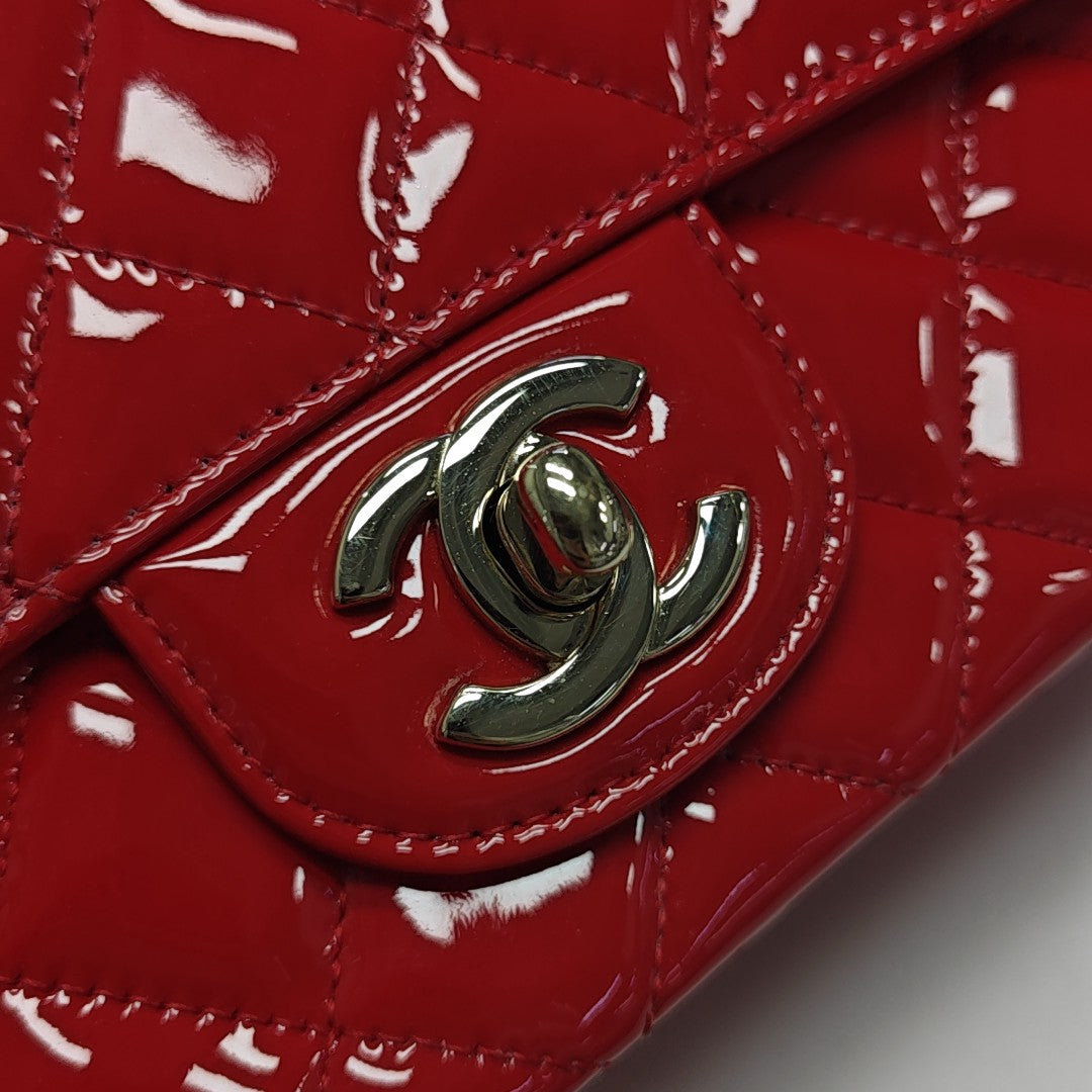 CLASSIC FLAP Mini Quilted Patent Leather Red