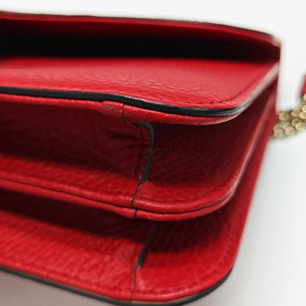 Authenticated pre-owned  Interlocking G Large Calfskin Red - Shoulder Bag at Looply