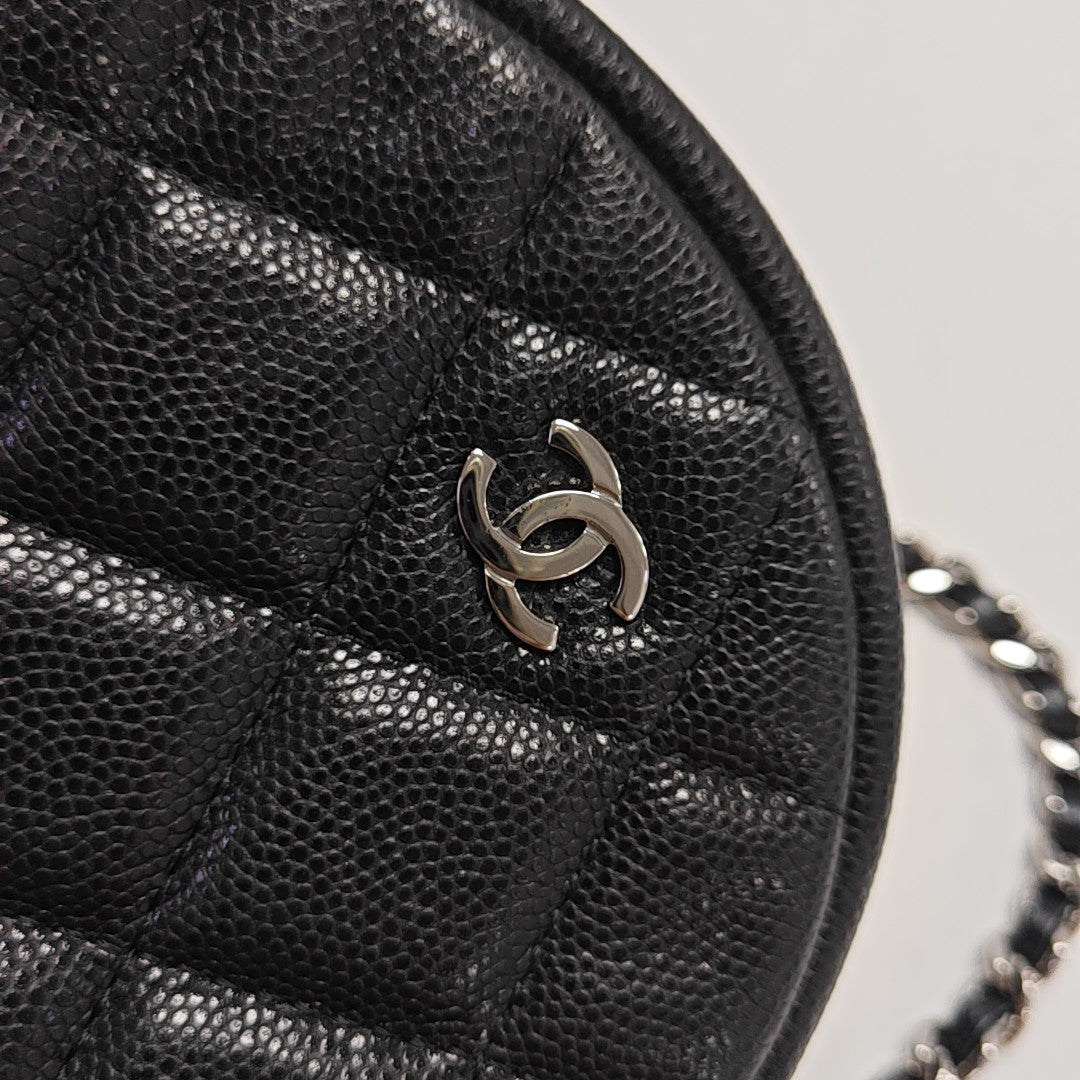 ROUND Quilted Grained Calfskin Black