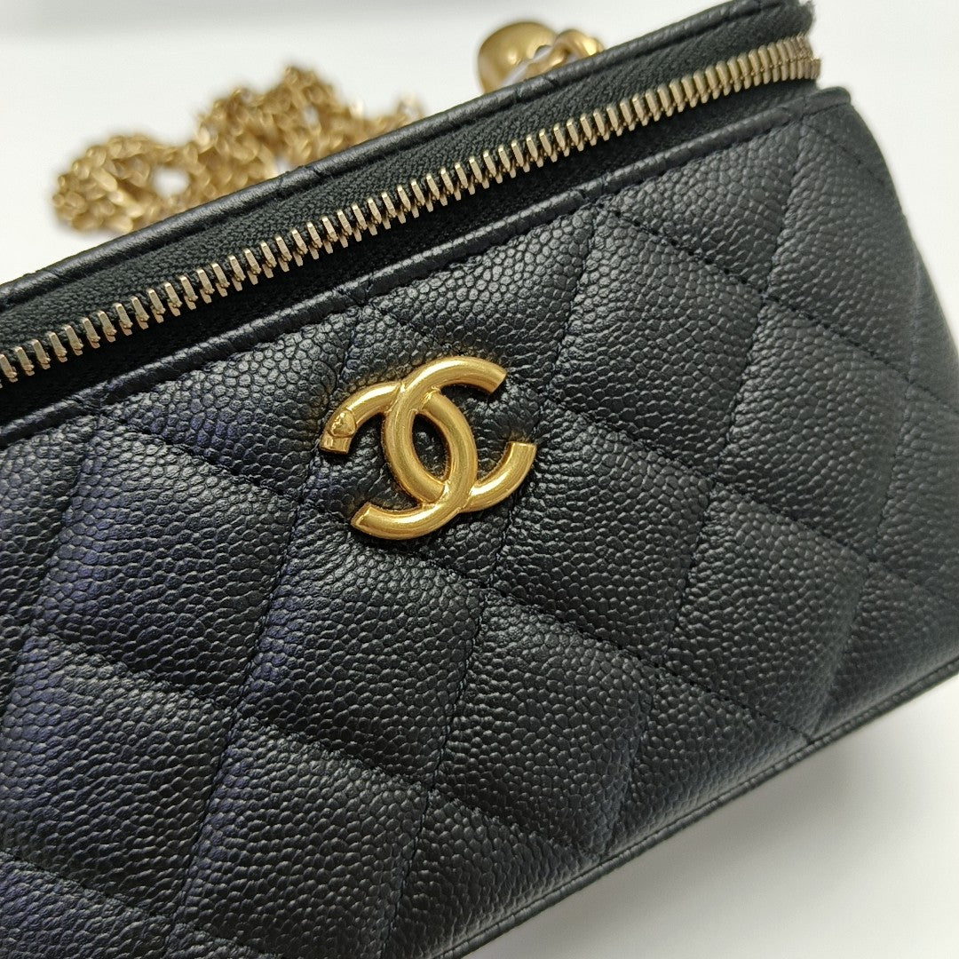 VANITY CASE Small Quilted Grained Calfskin Black