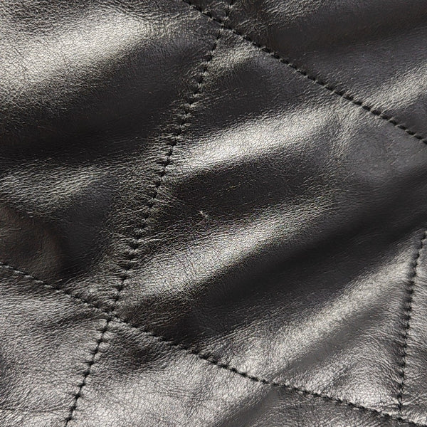 CHANEL 22 Medium Quilted Calfskin Black