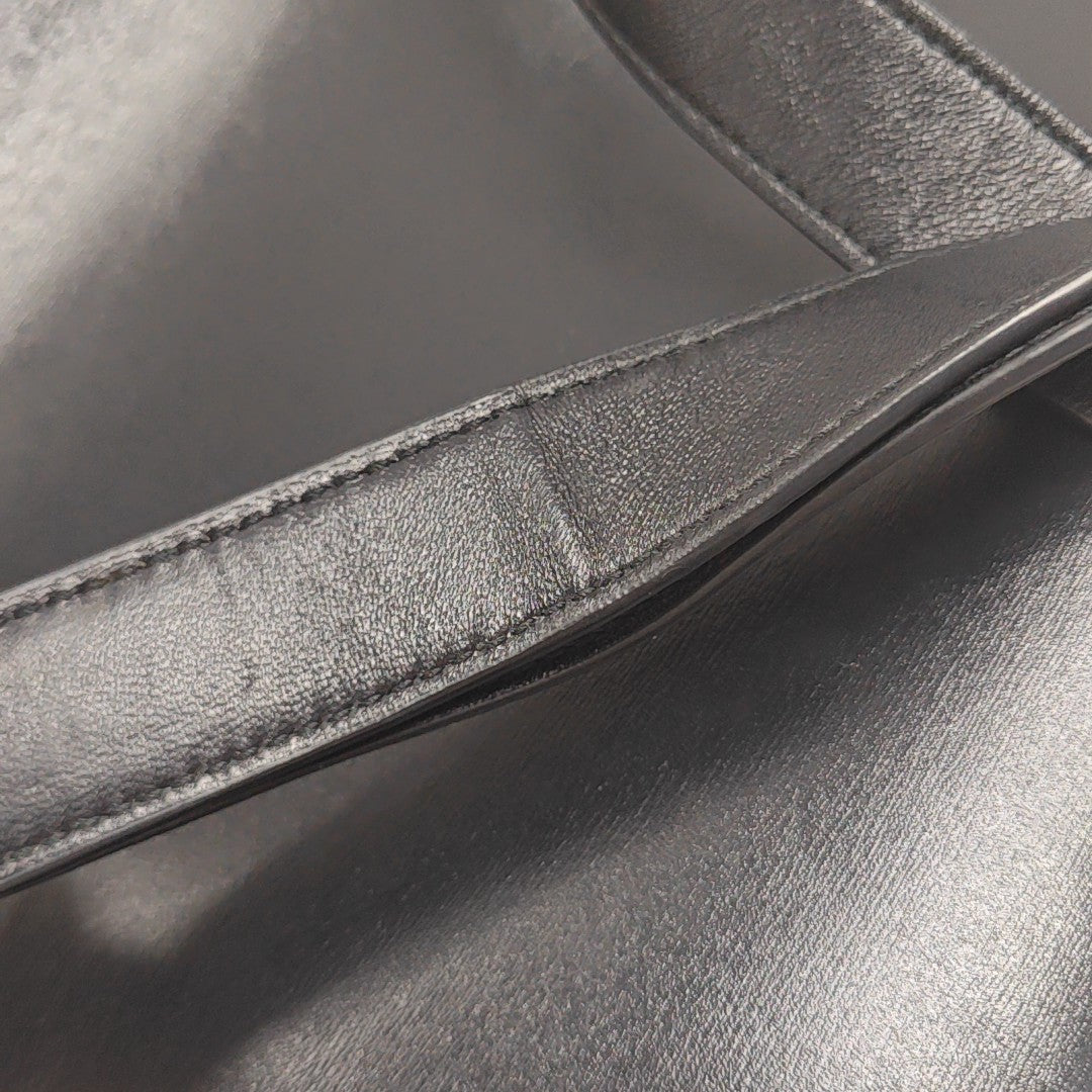 The Clip Calfskin Black