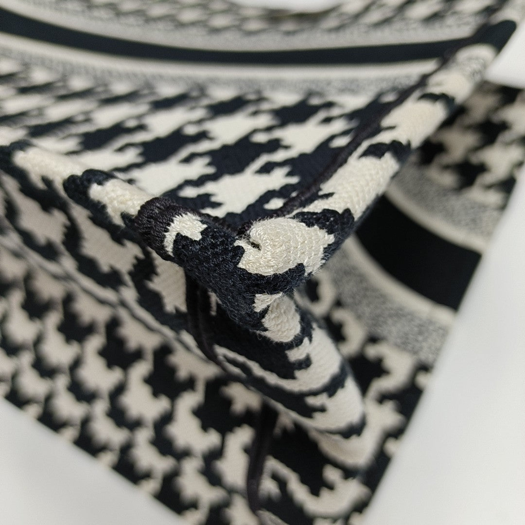 Book Tote Medium Fabric Black