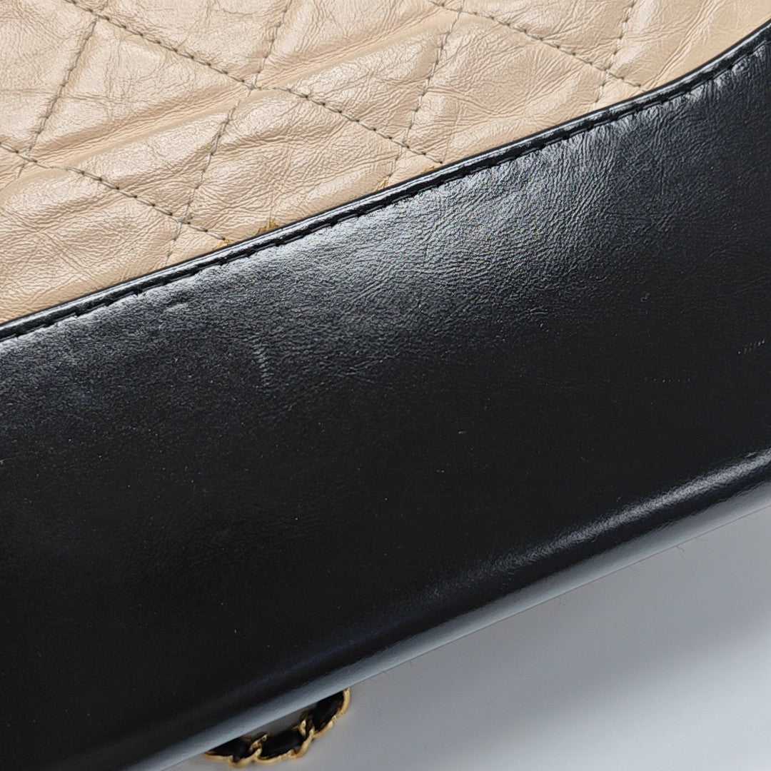 GABRIELLE Medium Quilted Calfskin Beige