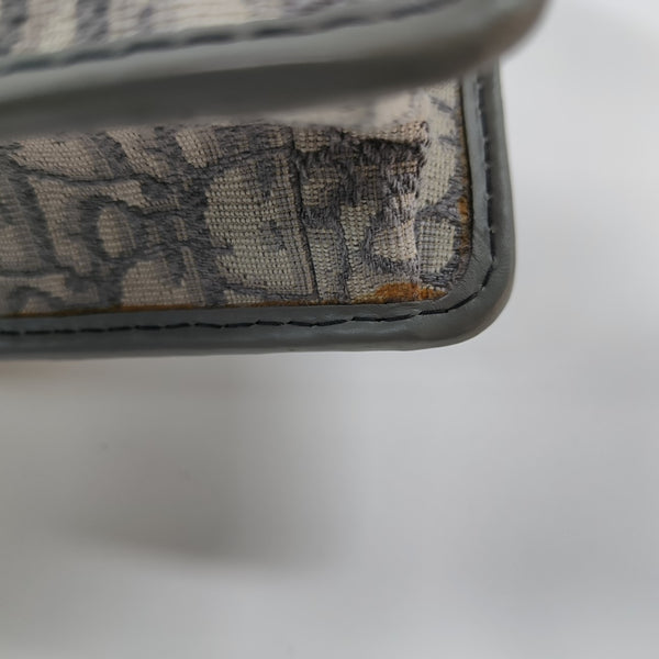 30 Montaigne Oblique Canvas Gray