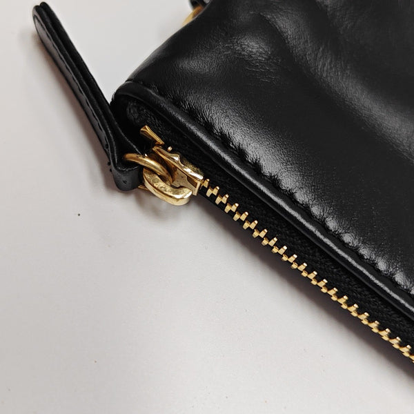 CHANEL 22 Small Quilted Calfskin Black