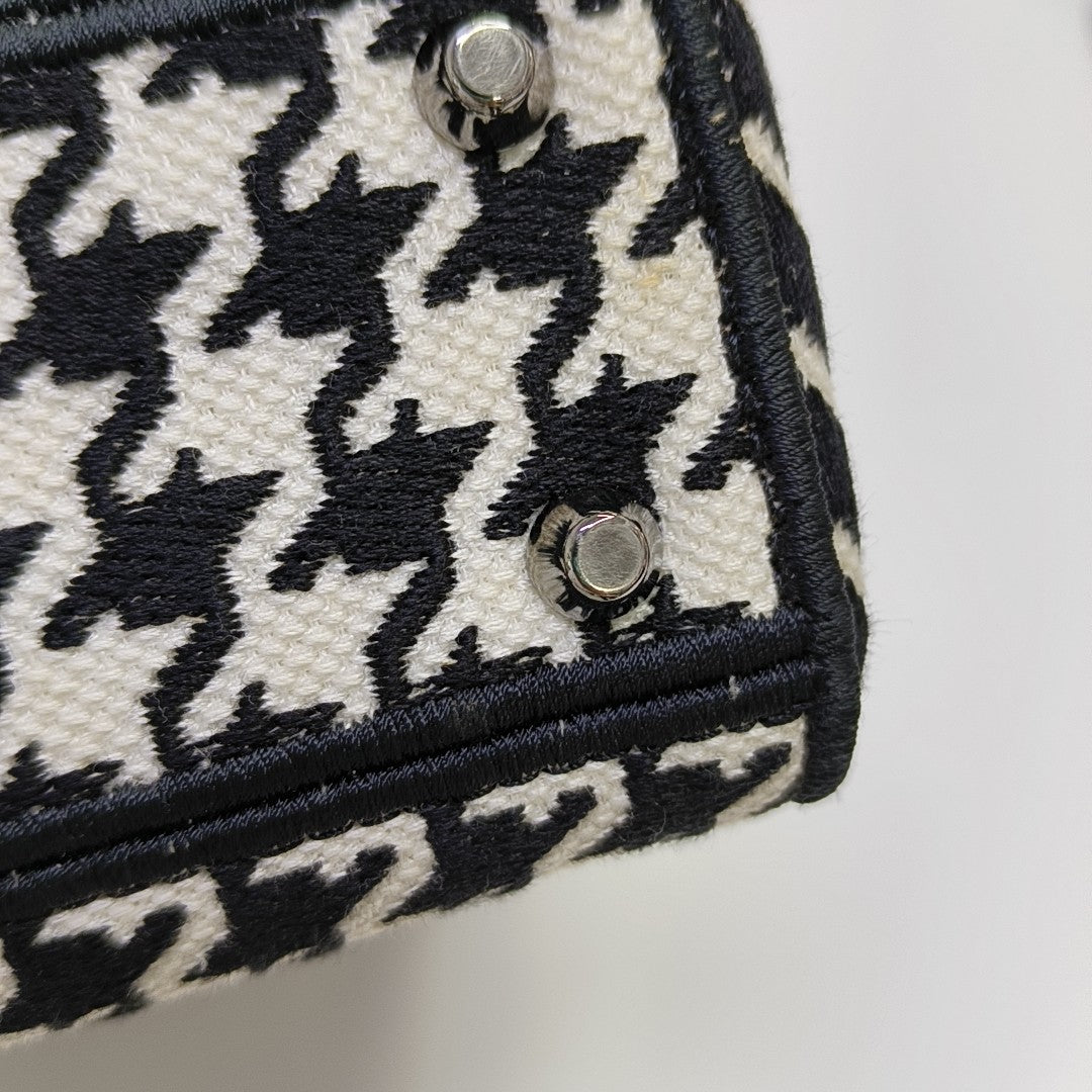 Lady Dior Mini Canvas Black