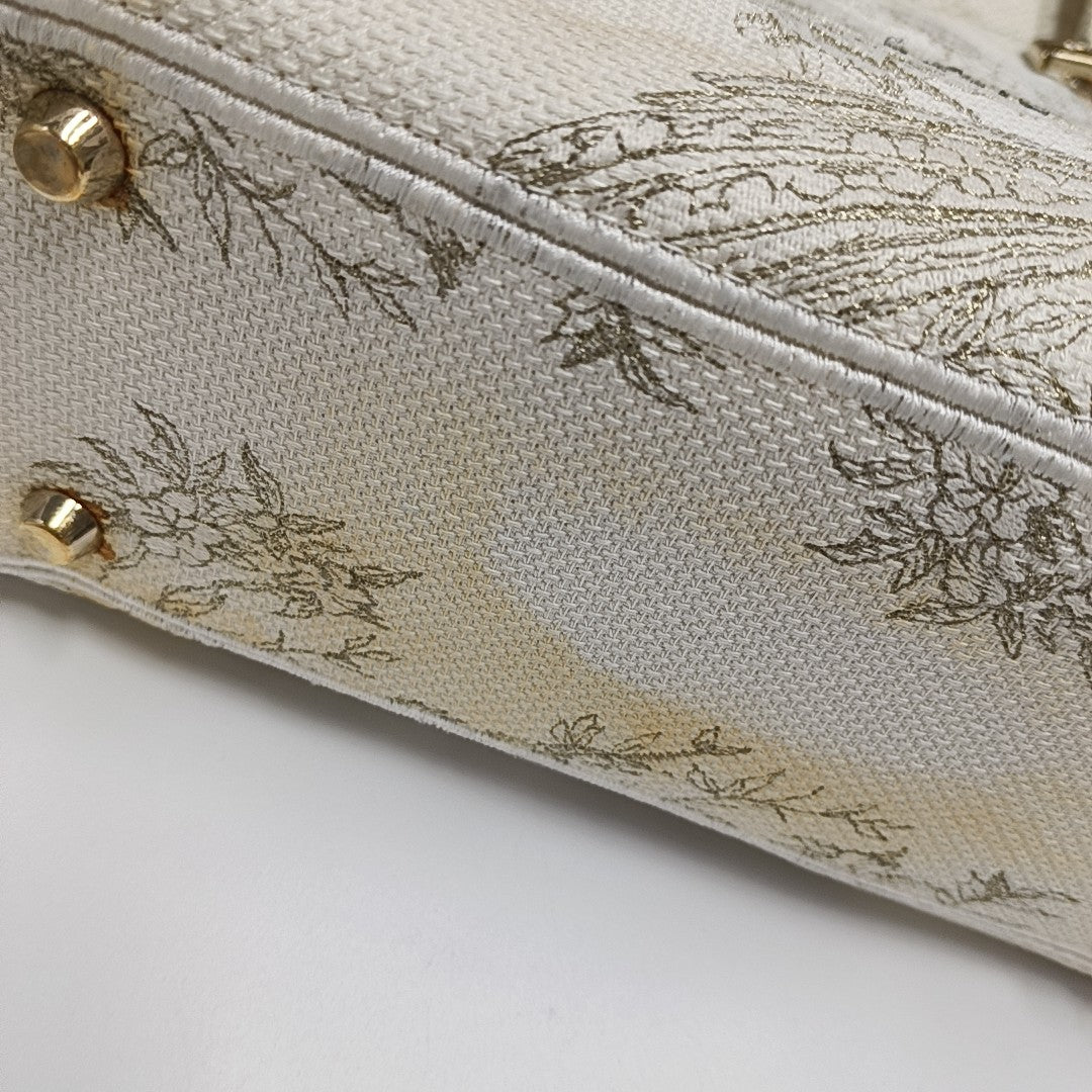 Lady D-Lite Medium Fabric White