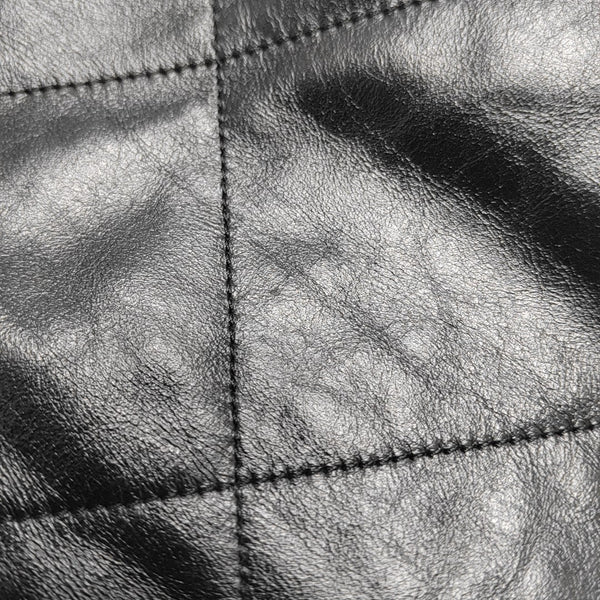 CHANEL 22 Small Quilted Calfskin Black