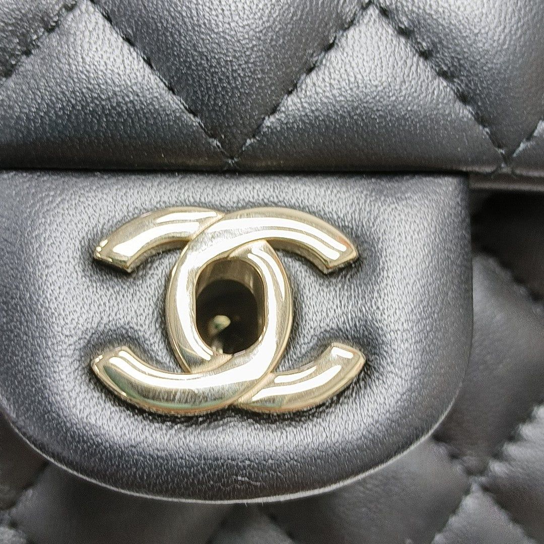 CLASSIC FLAP Mini Quilted Lambskin Black