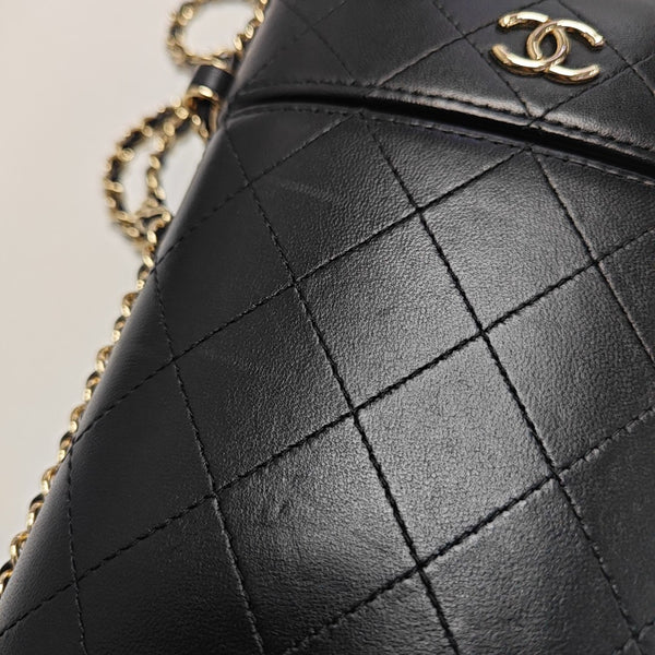 Quilted Lambskin Shoulder Bag Black