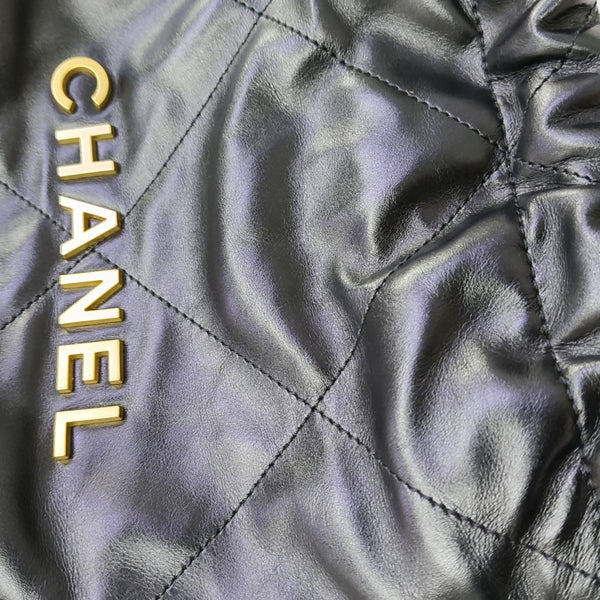 CHANEL 22 Mini Quilted Calfskin Black