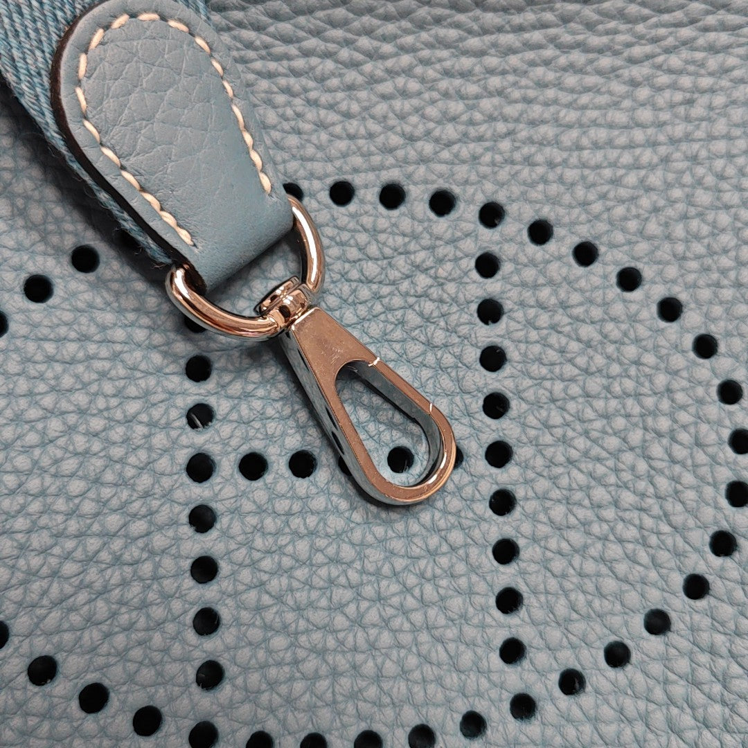 Evelyne 17 Clemence Blue