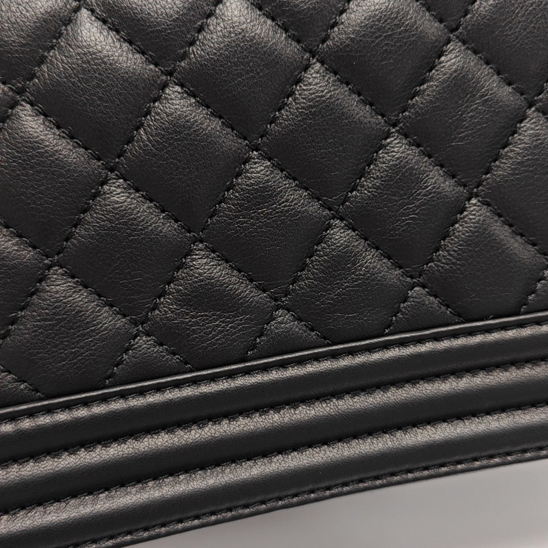BOY CHANEL Small Quilted Calfskin Black