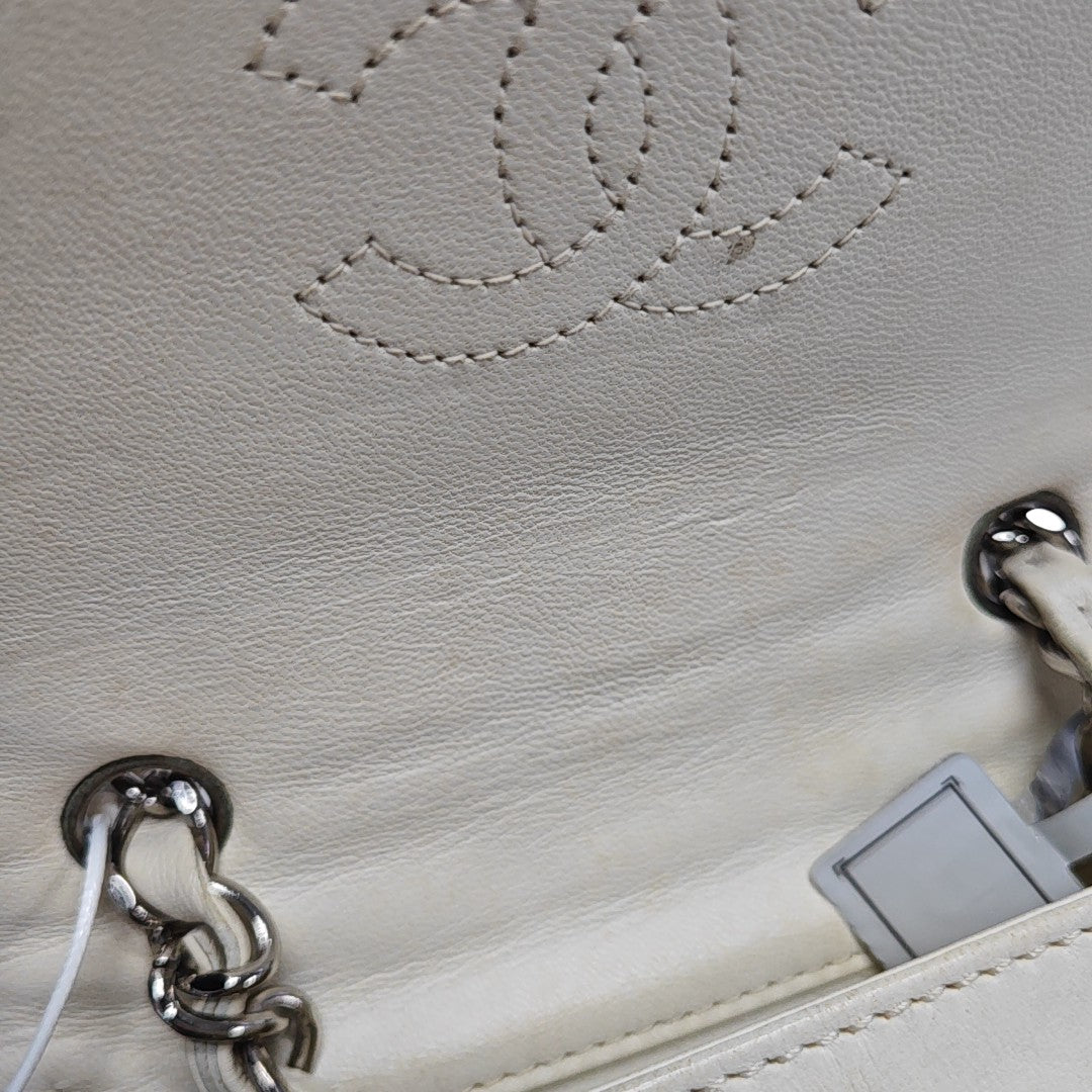 CHOCOLATE BAR Quilted Patent Leather Beige