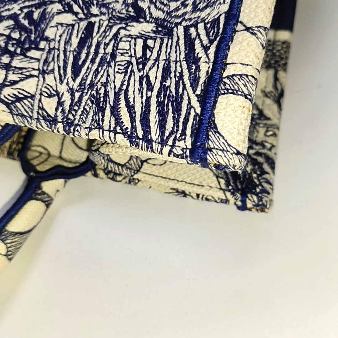 Authenticated pre-owned  Book Tote Medium Canvas Blue - Tote Bag at Looply