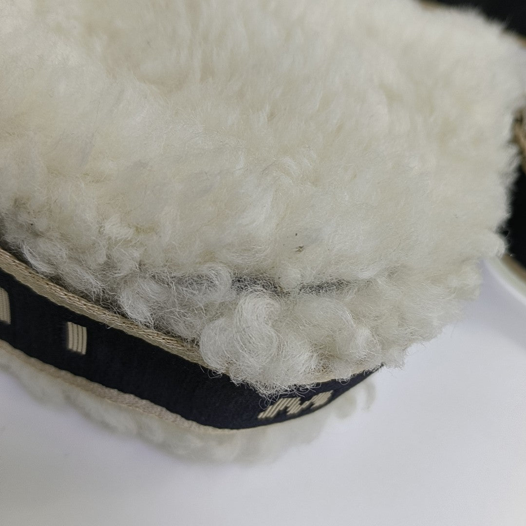 Sheepskin Shoulder Bag White
