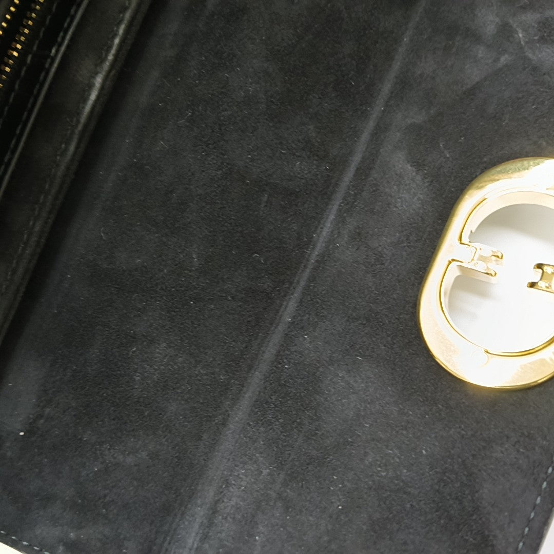 Bobby Medium Calfskin Black