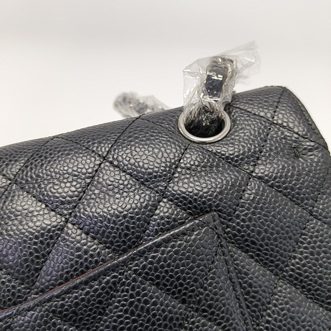 CLASSIC FLAP Medium Quilted Grained Calfskin Black