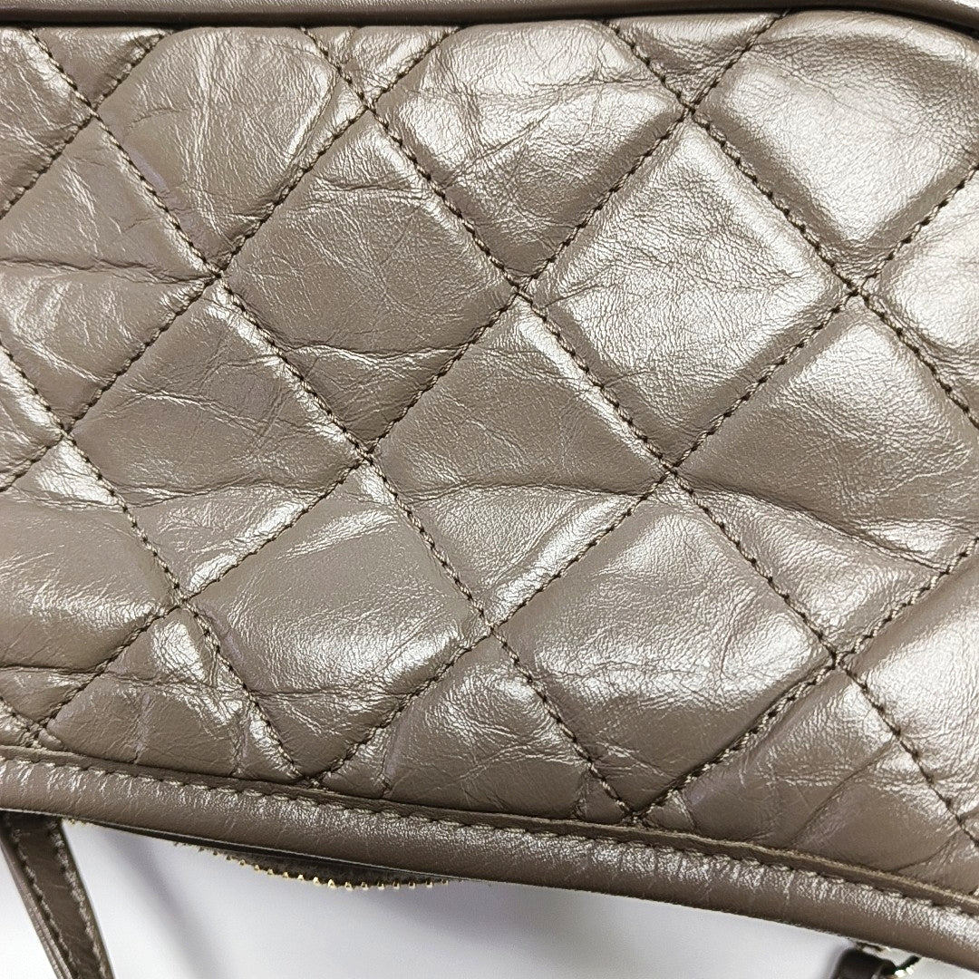 Authenticated pre-owned  GABRIELLE Quilted Calfskin Gray - Crossbody Bag at Looply