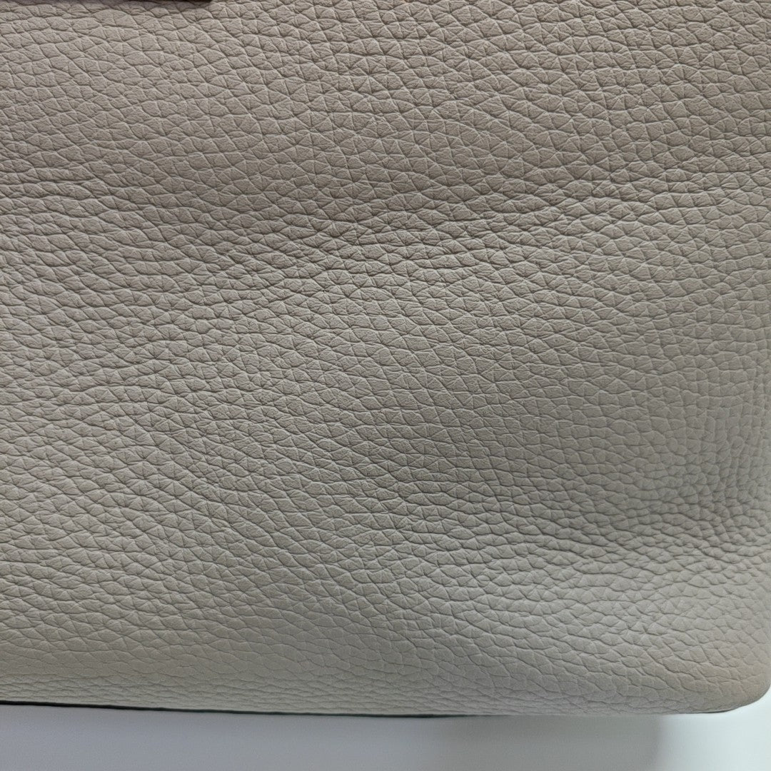 CAPUCINES MM Calfskin Gray