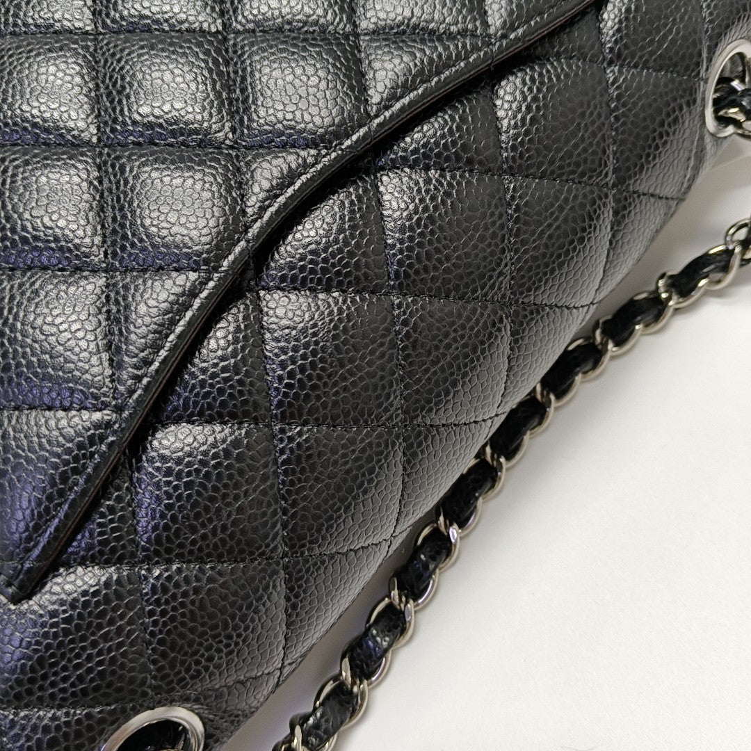 CLASSIC FLAP Medium Quilted Grained Calfskin Black