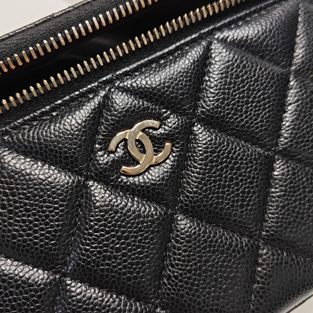 VANITY CASE Small Quilted Grained Calfskin Black