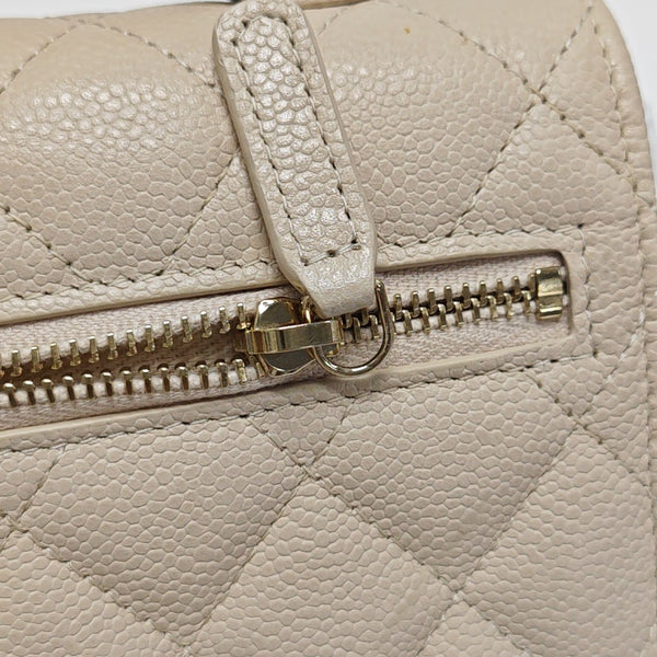 BUSINESS AFFINITY Quilted Grained Calfskin White