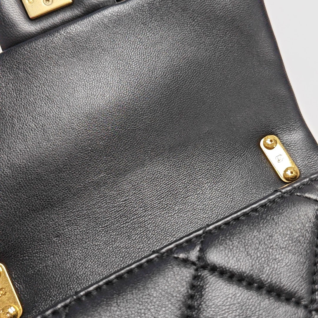Authenticated pre-owned  CLASSIC FLAP Mini Quilted Lambskin Black - Shoulder Bag at Looply