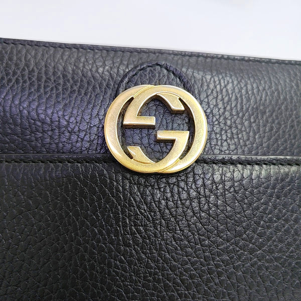 Authenticated pre-owned  Interlocking G Calfskin Black - Shoulder Bag at Looply