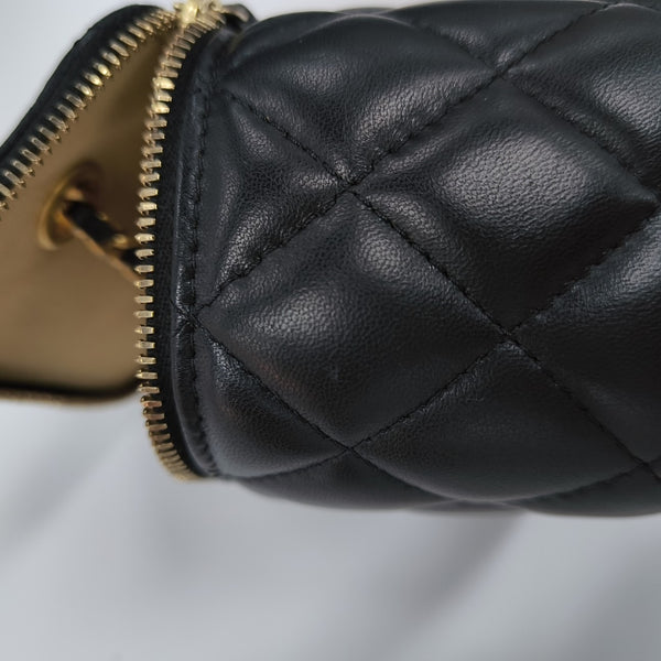 VANITY CASE Mini Quilted Lambskin Black