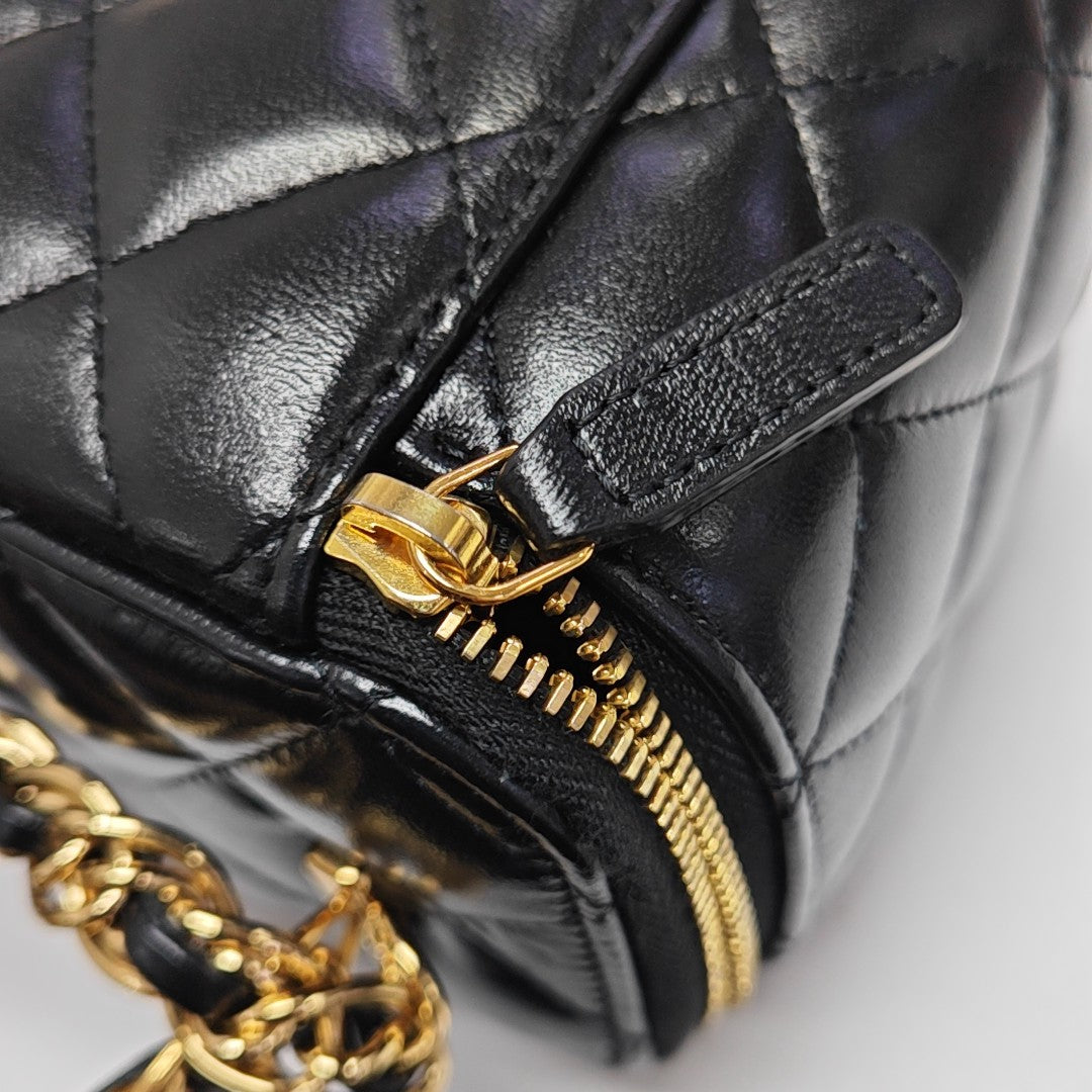 VANITY CASE Small Quilted Calfskin Black