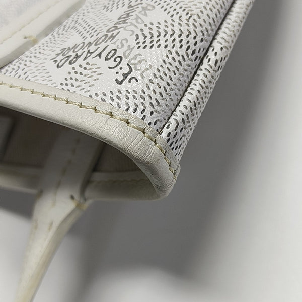 Poitiers Coated Canvas White