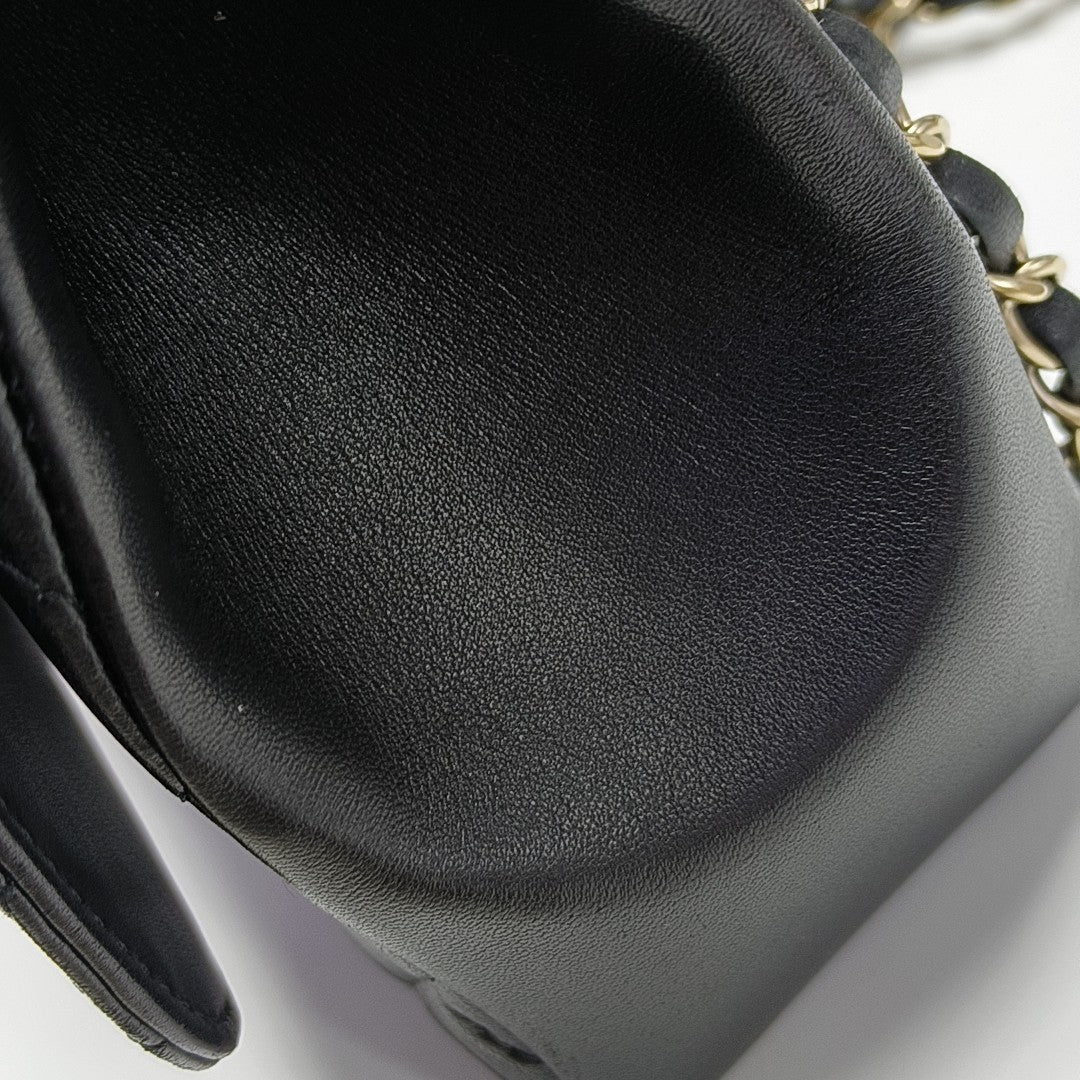 CLASSIC SINGLE FLAP Medium Quilted Lambskin Black