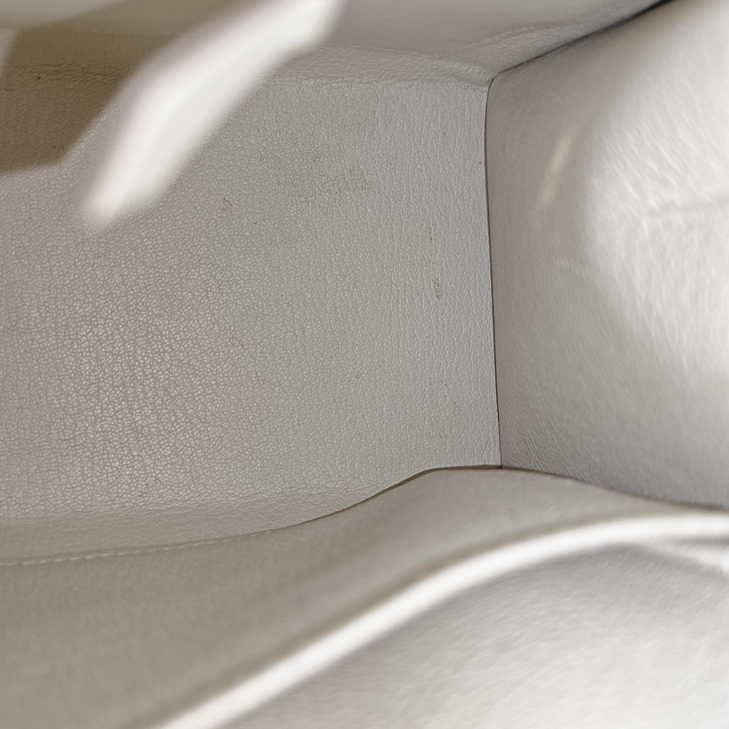 Kelly 28 Epsom White