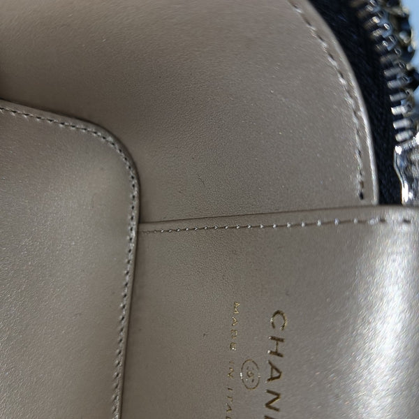 VANITY CASE Mini Quilted Lambskin Black