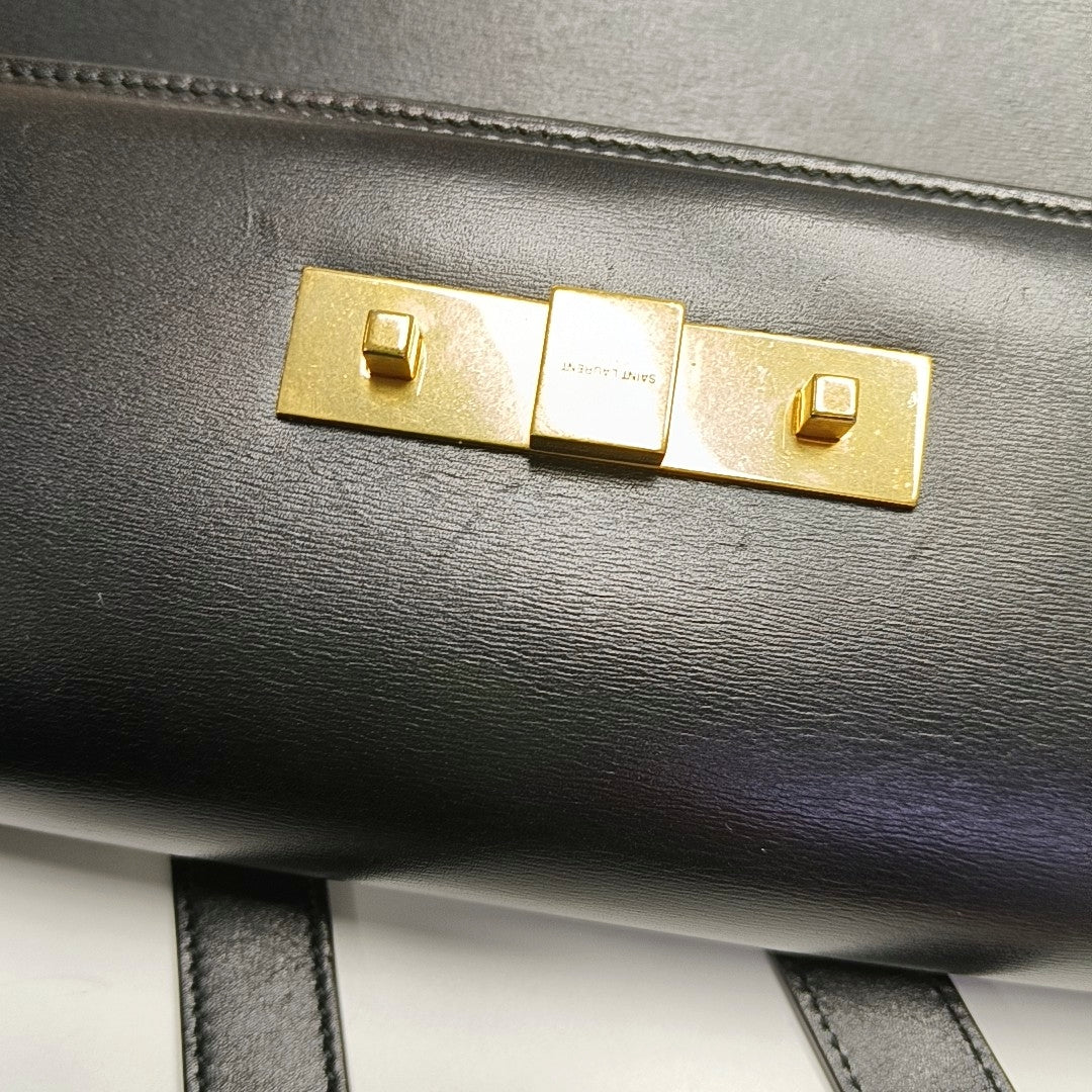 MANHATTAN Medium Calfskin Black