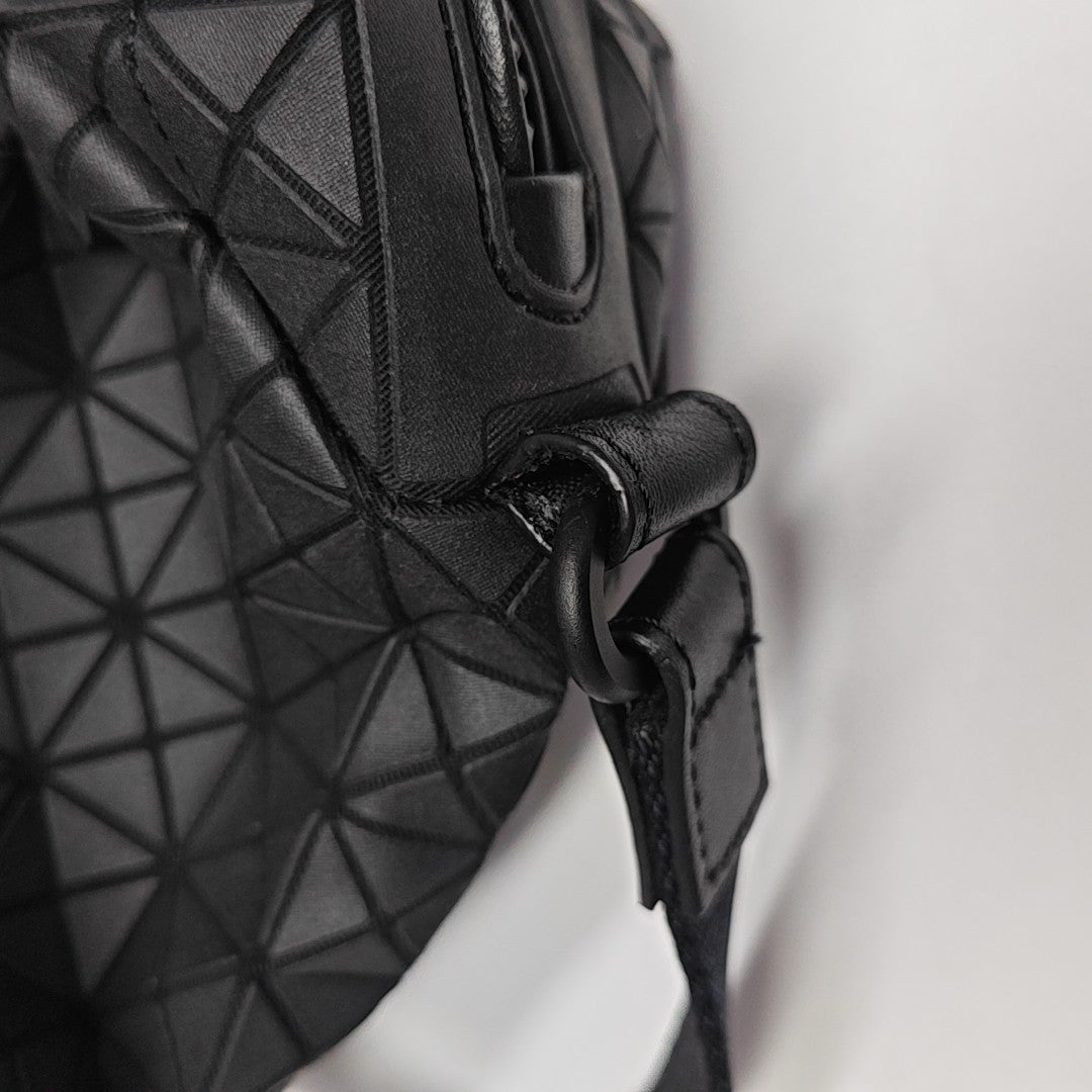 Special Material Shoulder Bag Black