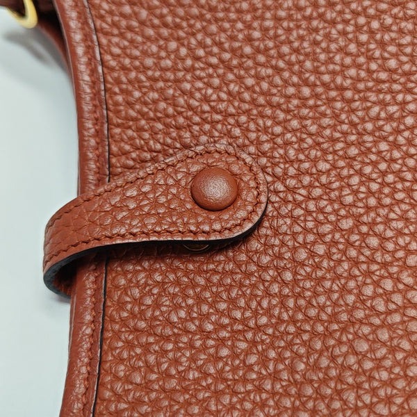 Evelyne 17 Clemence Red